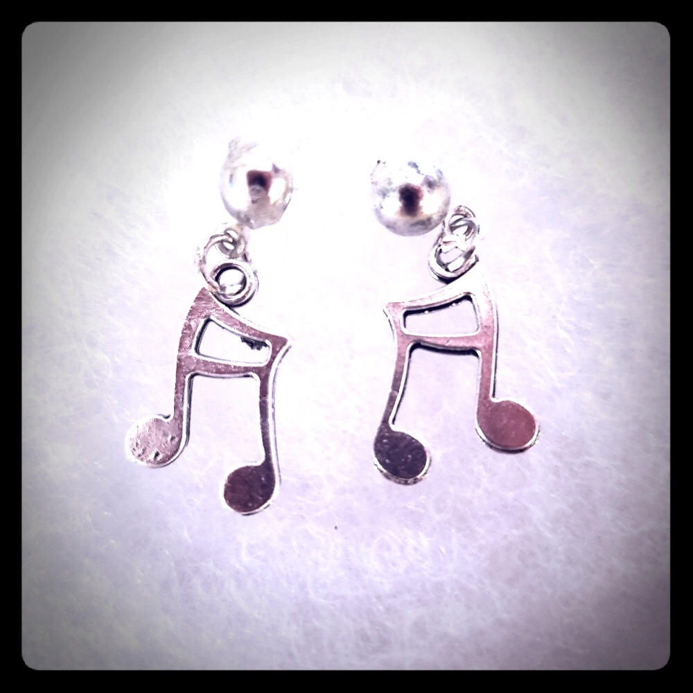 New 3/4” Silver Musical Notes Studs